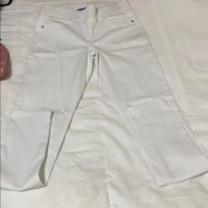 White skinny pants. Fits both girl’s and women’s.